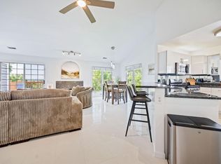 1065 Lakeland Dr #927, Lake Geneva, WI 53147