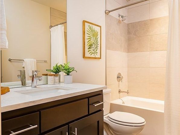 11217 Greenwood Ave N Unit B