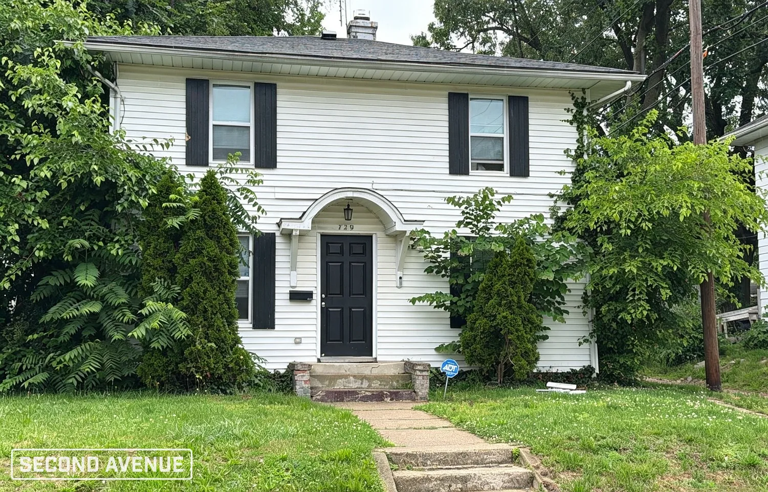 3 bed, 1.0 bath, 1144 sqft, $1,295 — Photo 1