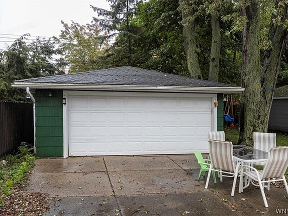4th image of 26 Coolidge Dr