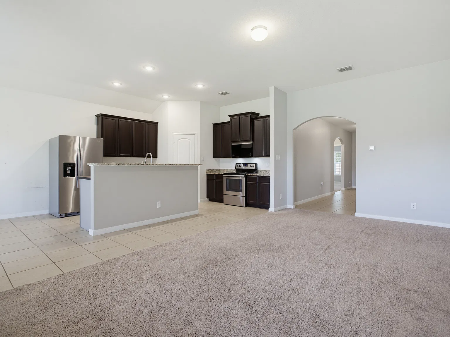 4 bed, 1904 sqft, $2,000 — Photo 4