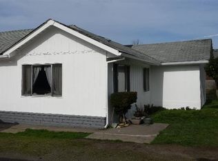 900 Mayfair Ln, Grants Pass, OR 97527