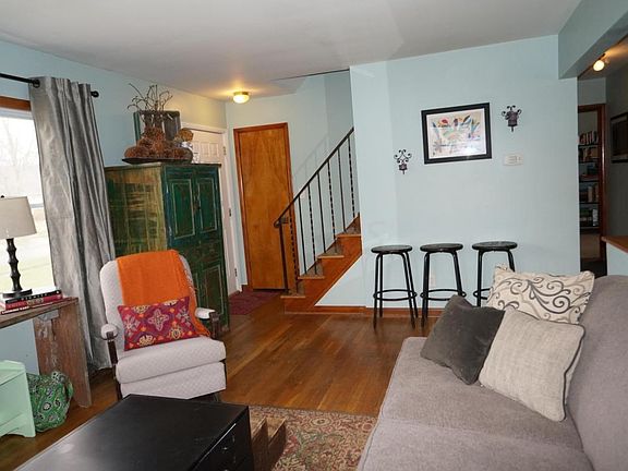 4th image of 353 Ottawa Ave