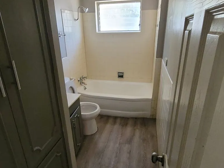 2346 Hillsboro Ave — Photo 9
