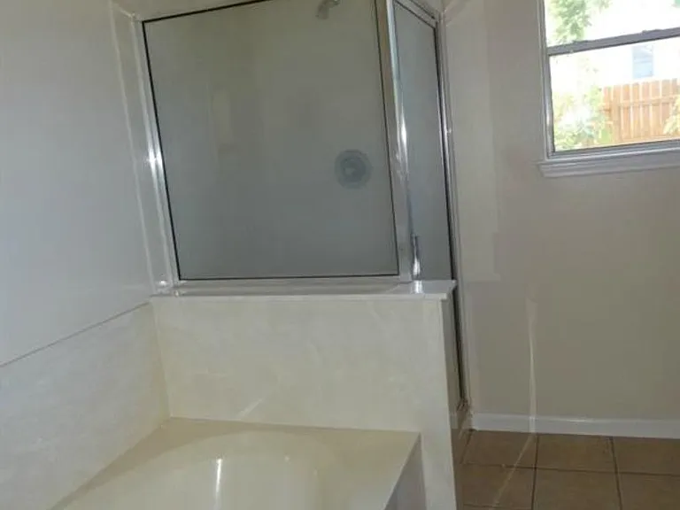 21000 Godolophin Ct — Photo 5
