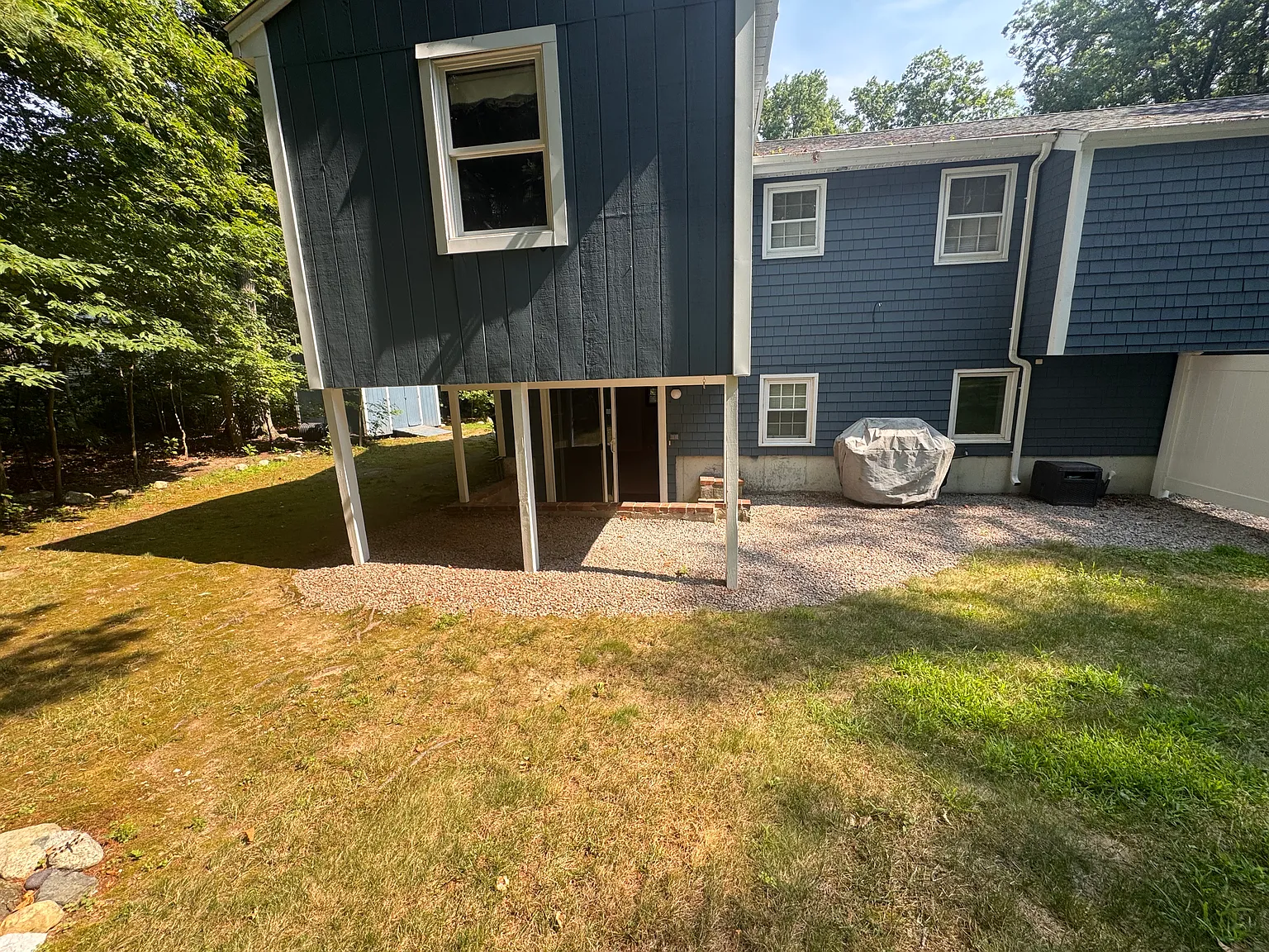 3 bed, 1.5 bath, 1450 sqft, $2,800 — Photo 2