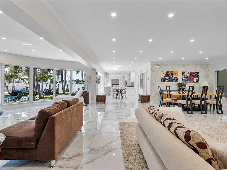 207 Royal Palm Dr — Photo 12