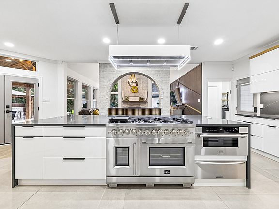 4th image of 2410 Bastille Ct