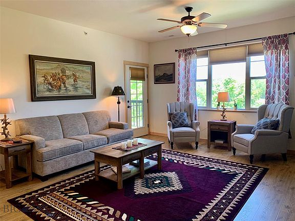 2nd image of 2221 Willow Dr Unit 202B