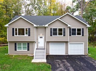 143R Oak St, East Hartford, CT 06118