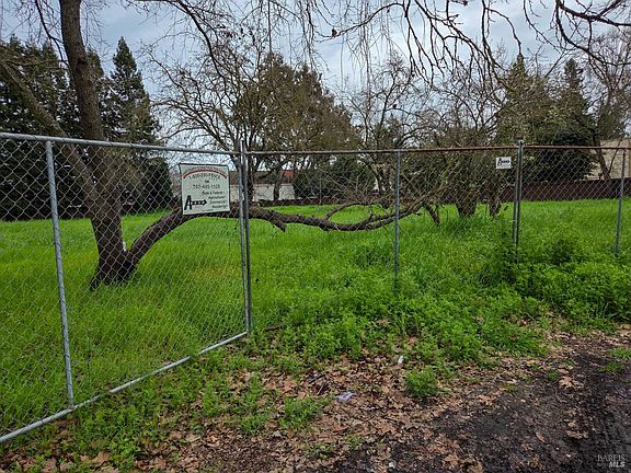 4th image of 1650 W Steele Lane