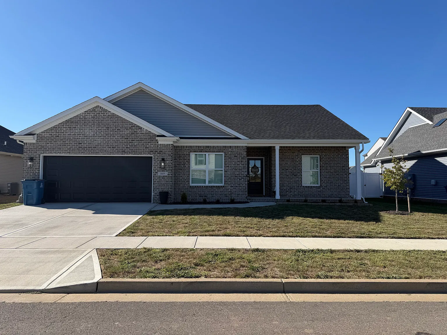 3 bed, 1591 sqft, $2,900 — Photo 1