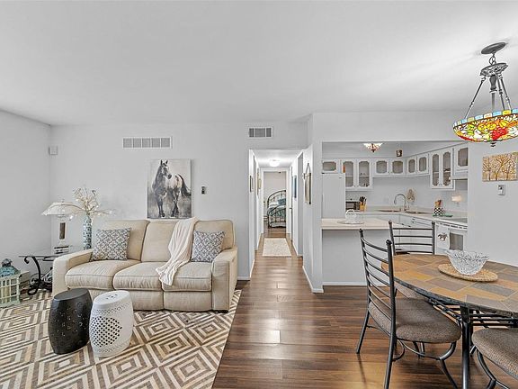 2nd image of 10083 Sakura Dr APT A