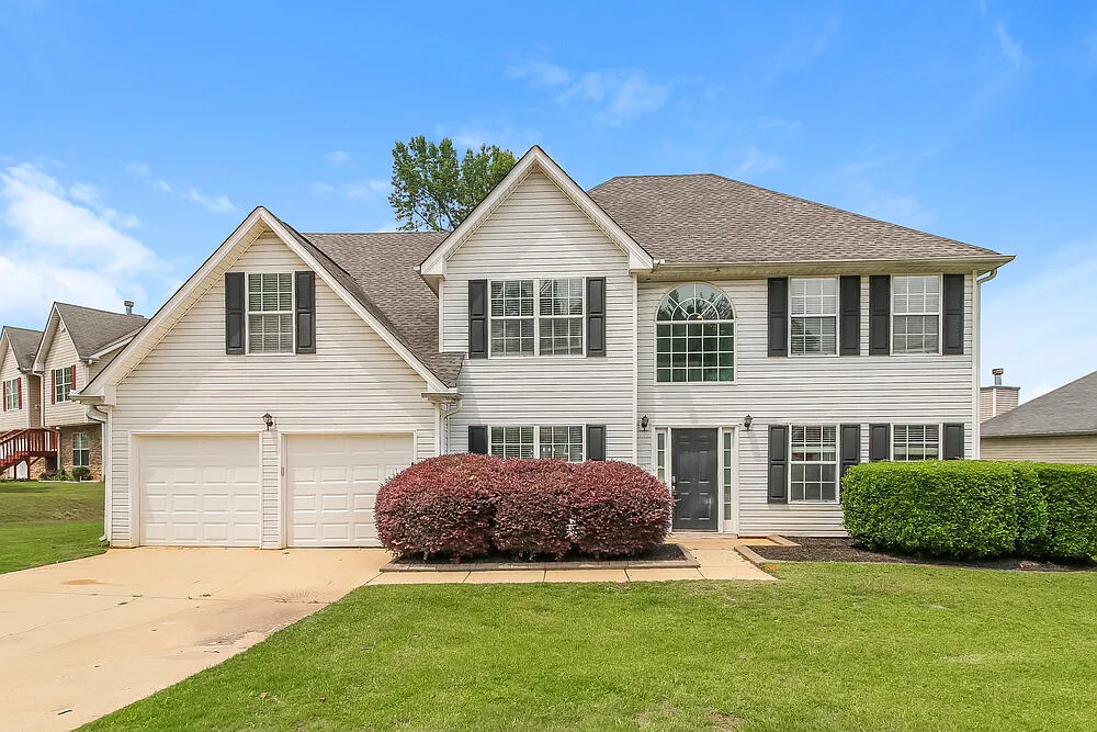 5 bed, 3.0 bath, 2877 sqft, $2,600 — Photo 1
