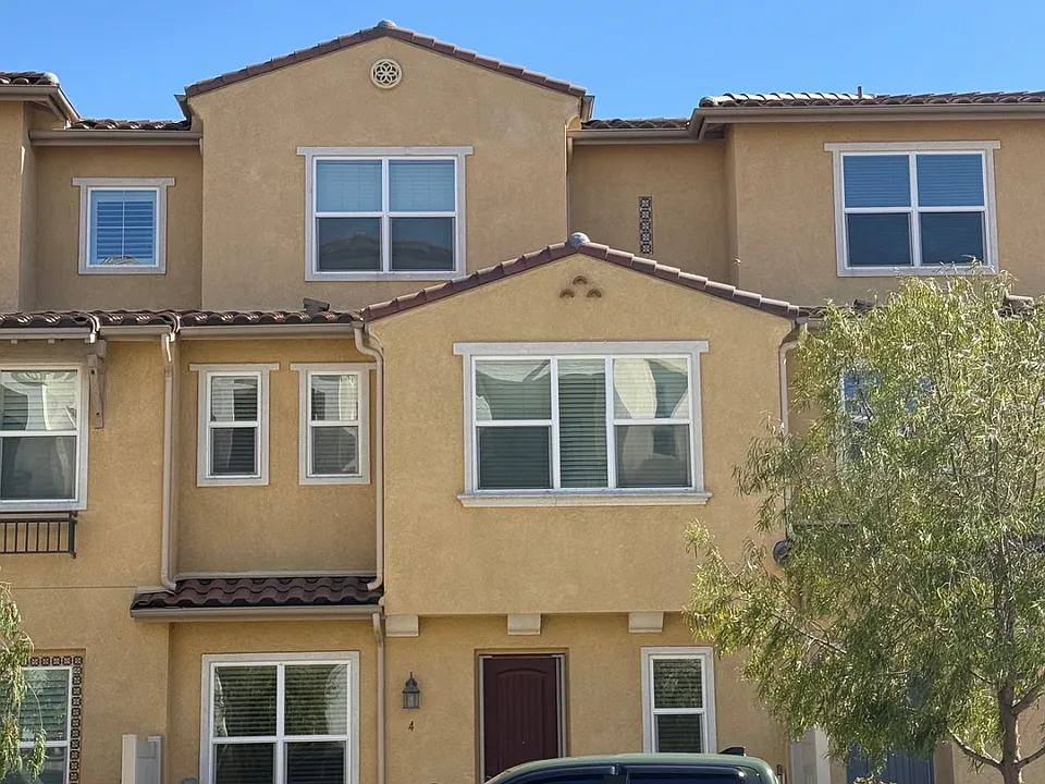 1290 Santa Liza Ave #4