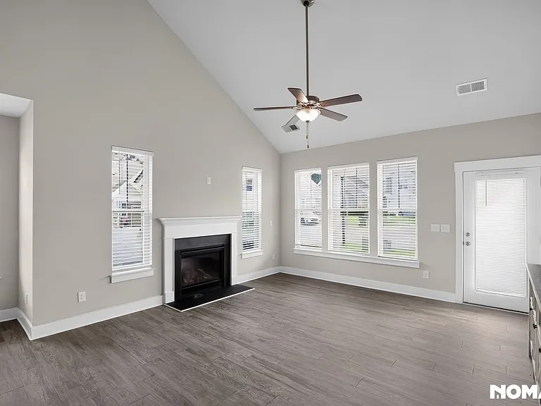 201 Sprucewood Ct — Photo 10