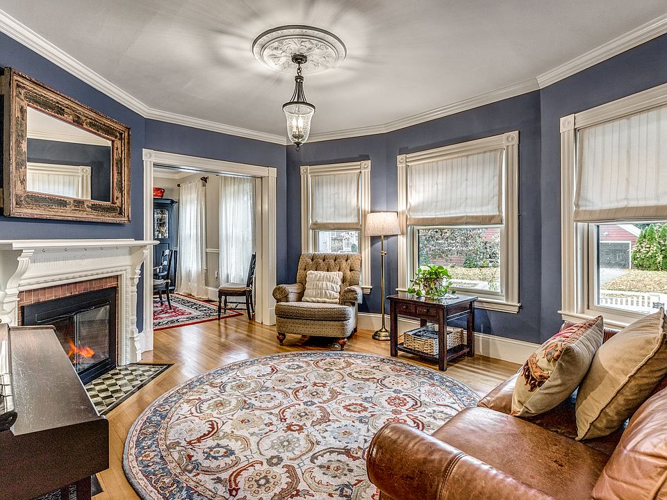 331 Grove St, Melrose, MA 02176 Zillow