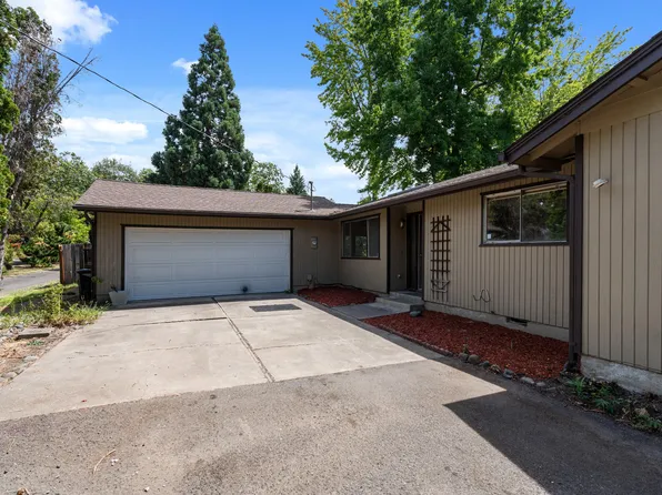 312 N Barneburg Rd, Medford, OR 97504