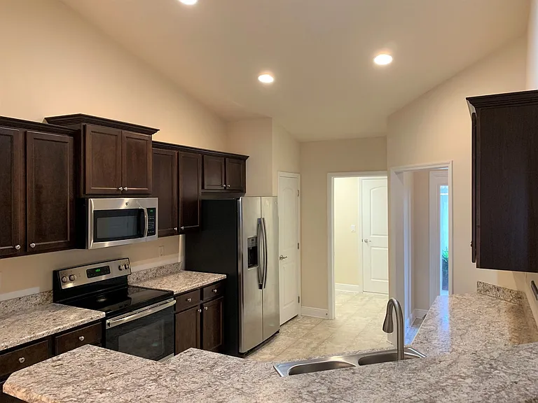 3273 SW Rosser Blvd — Photo 5