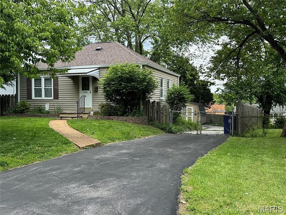 1st image of 10011 Saint Martha Ln