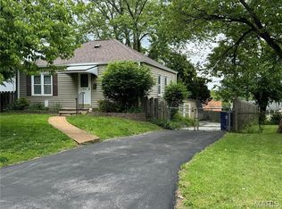 10011 Saint Martha Ln, Saint Ann, MO 63074