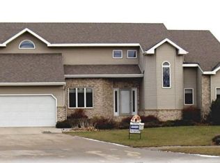 3356 Maplewood Ct S, Fargo, ND 58104