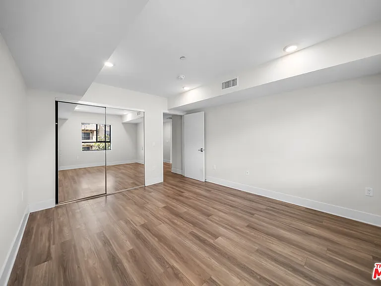 5030 Rosewood Ave #304 — Photo 22