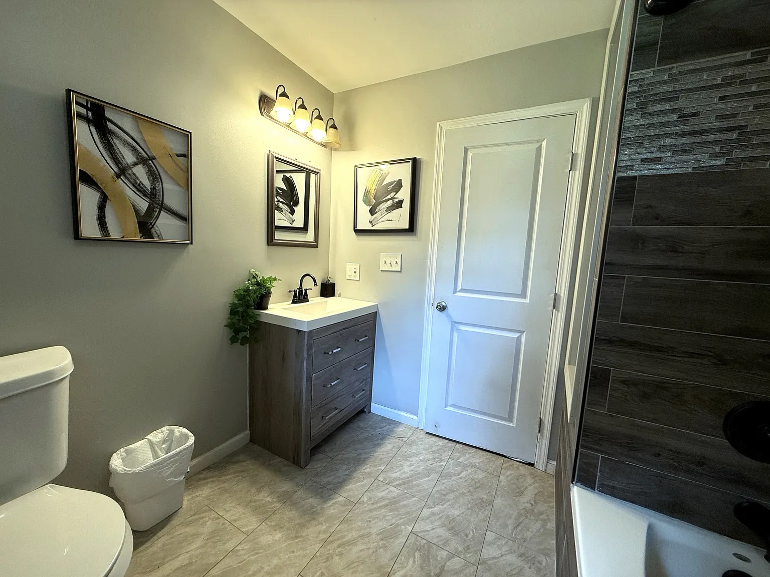 1 bed, 2100 sqft, $900 — Photo 4
