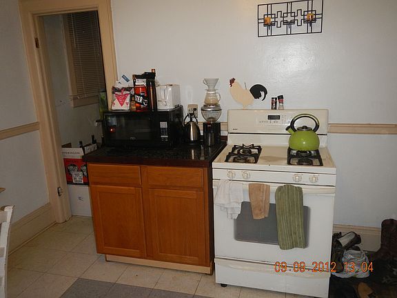 3rd image of 931 E Hadley St APT 2