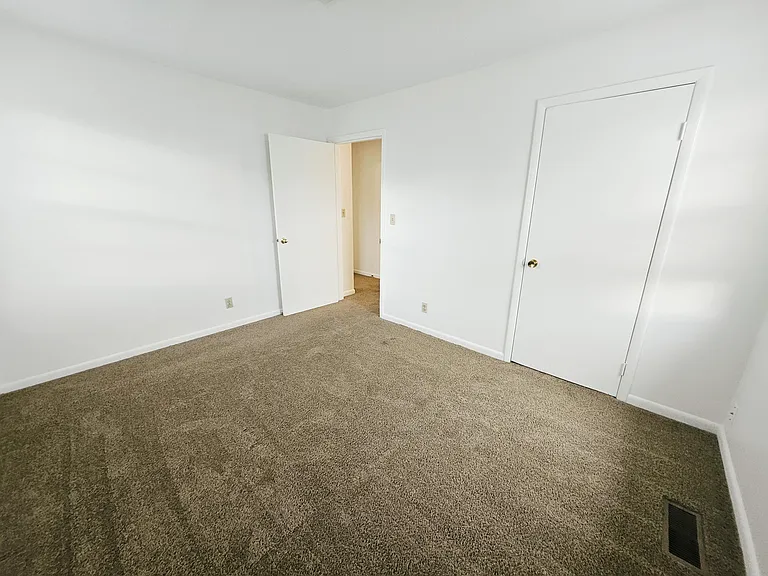 210 Westhill Dr #B — Photo 10