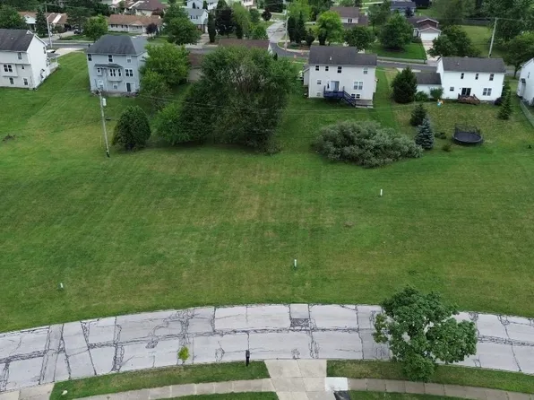 25644 Buckthorn Rd, Bedford, OH 44146