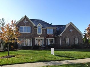 517 Steeplechase Rd, St Charles, IL 60174