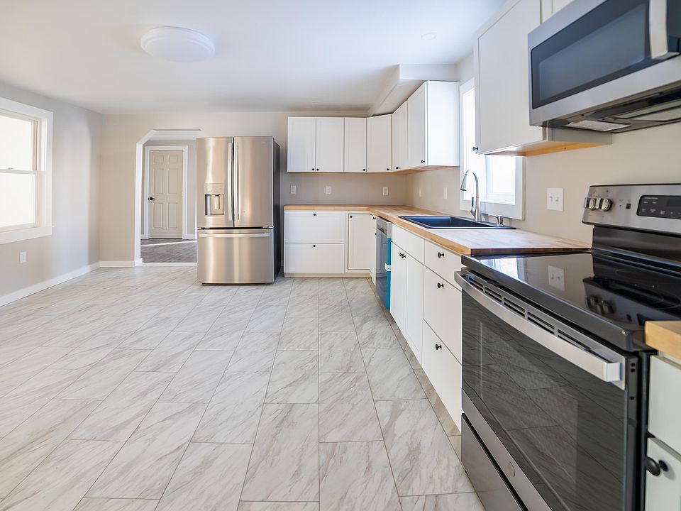 1074 School Street, Veazie, ME 04401 Zillow