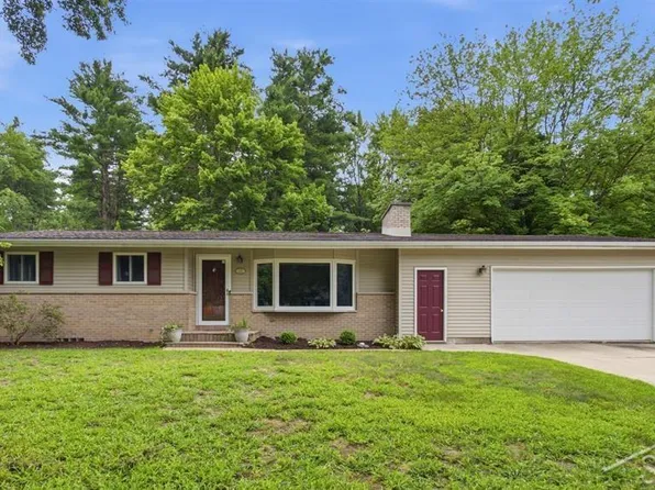 2313 Luhring St, Midland, MI 48640