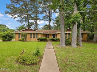1026 Briarwood Dr, Jackson, MS