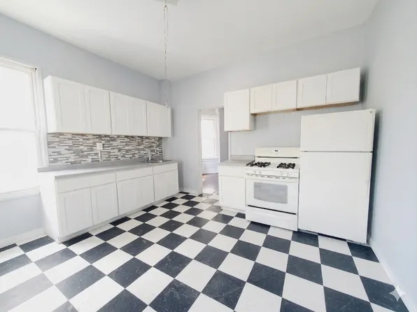 90 Brown Place image 1 of 10