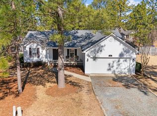 100 Vixen Ln, Pinehurst, NC 28374