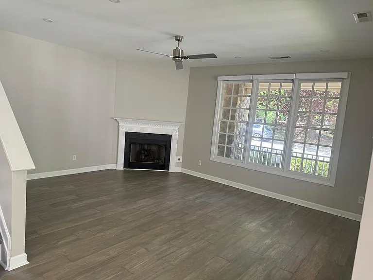 1637 Legendary Ln — Photo 7