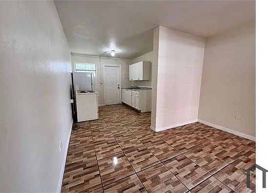 564 NW 13th St — Photo 22