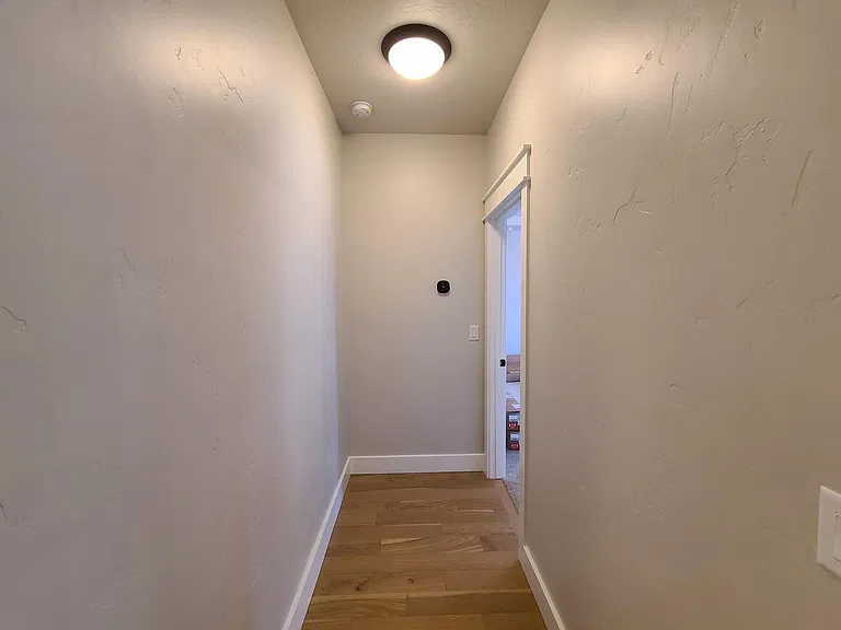 409 S Hamlin Ln — Photo 27