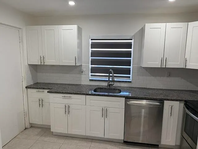 4141 NW 26th St — Photo 21