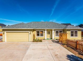 1260 NW 17th St, Redmond, OR 97756