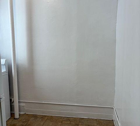 3rd image of 3031 34th St