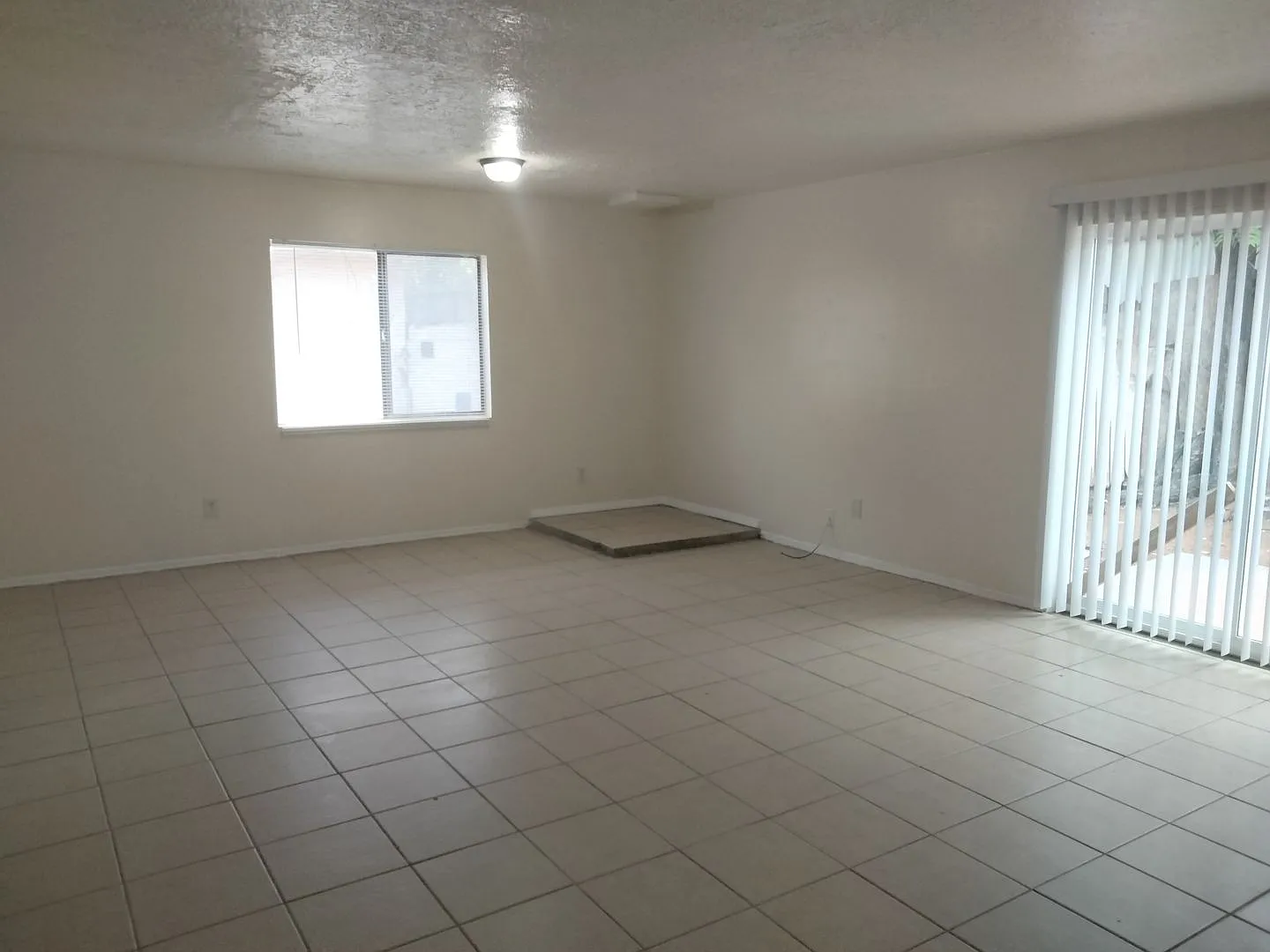 Pet-friendly 2 Bed/1 Bath — Photo 2