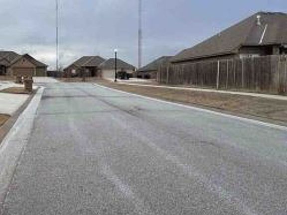 Exterior Neighborhood (street photo)