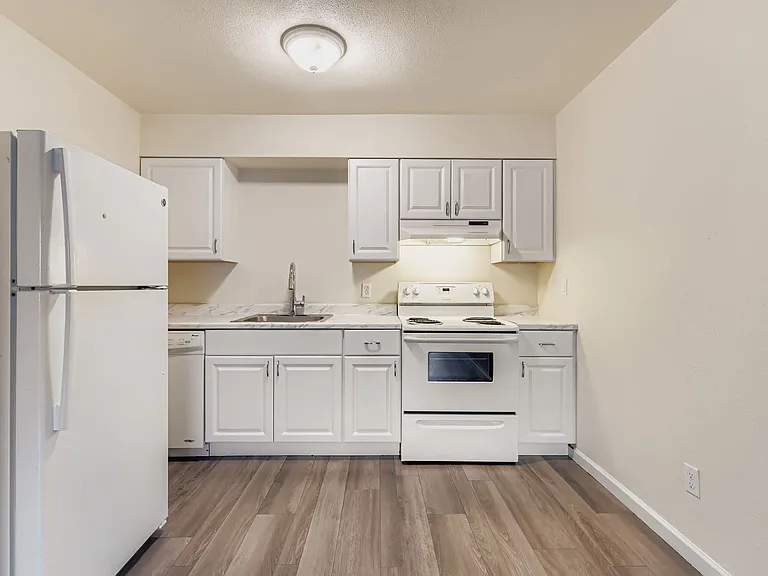 130 NE 17th Ave #16 — Photo 9