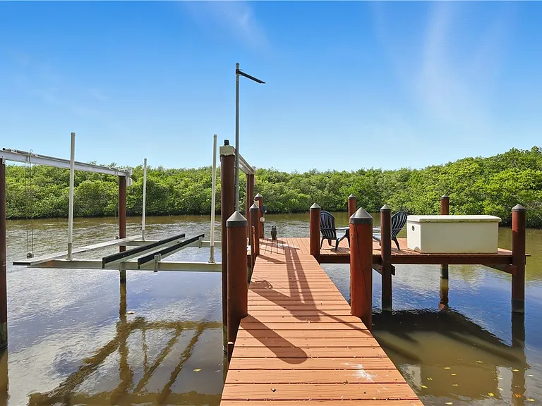3929 Shoreside Dr — Photo 32