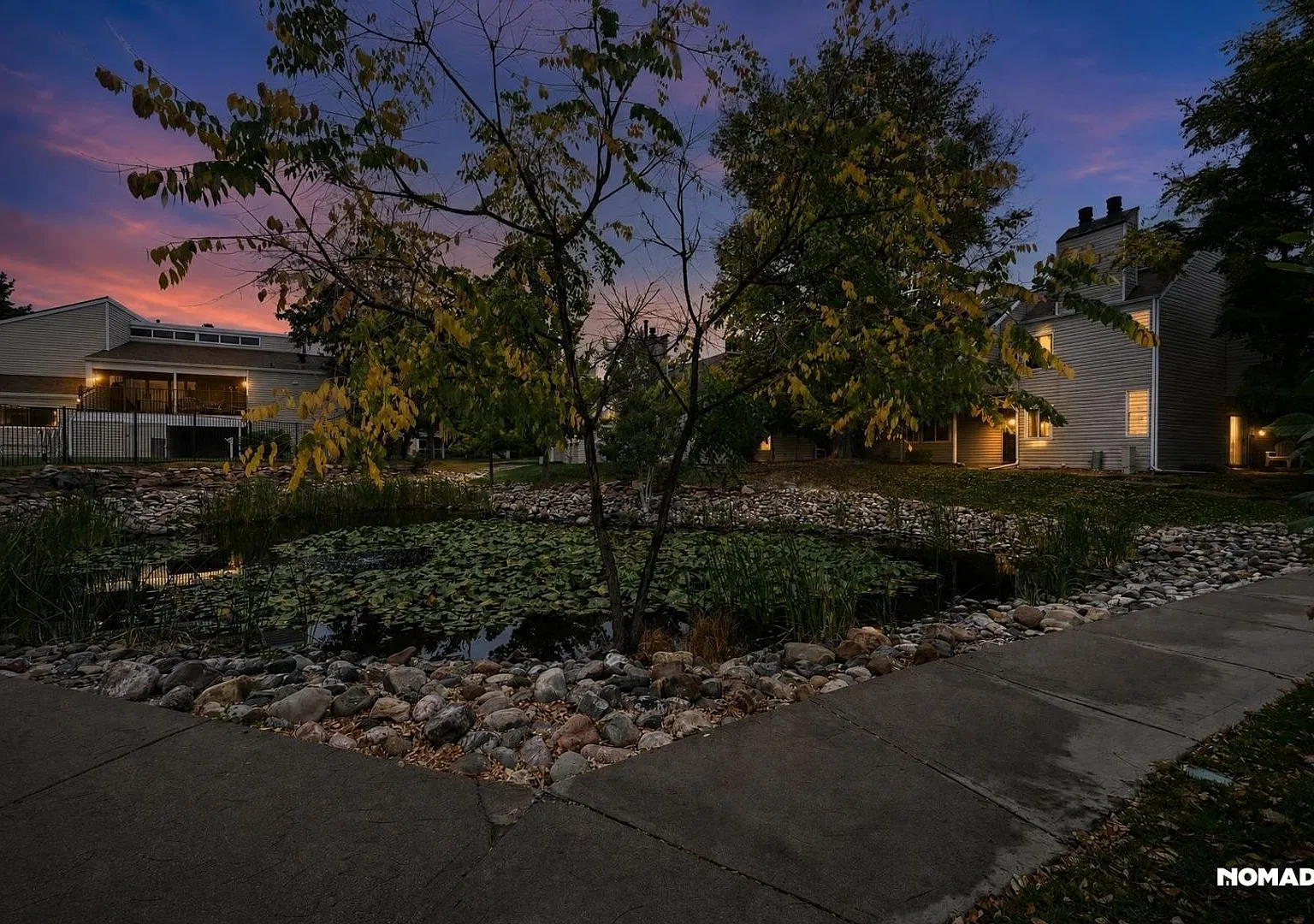 Charming 1BR Condo in Aurora — Photo 1