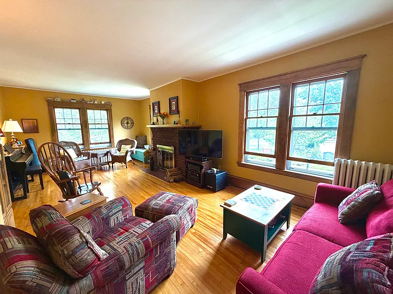 2150 Carter Ave #2 — Photo 2