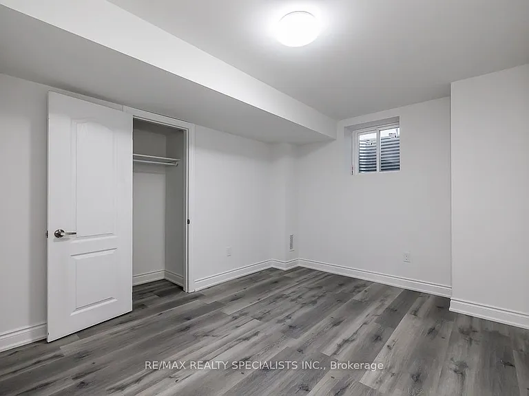 1 Huron Ln — Photo 17